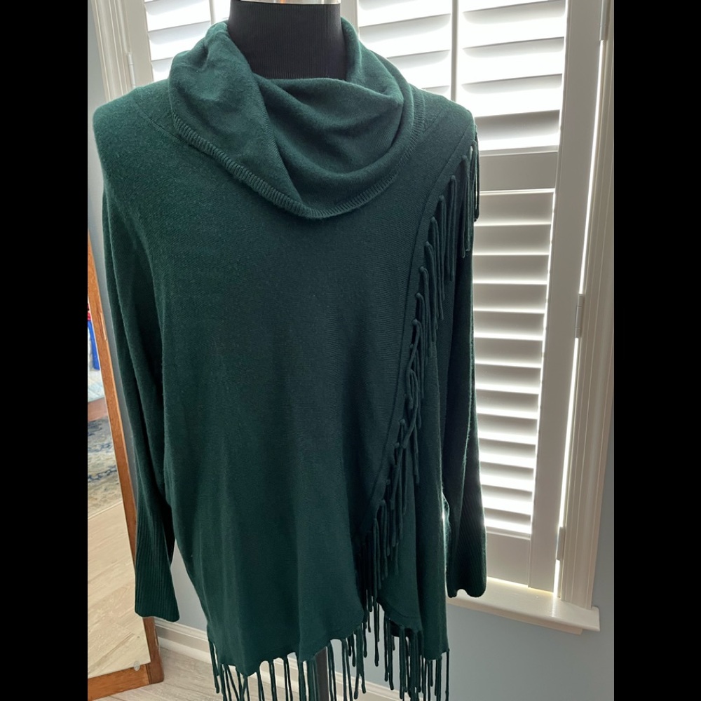 Elegant Green Cowl Neck Sweater with Fringe